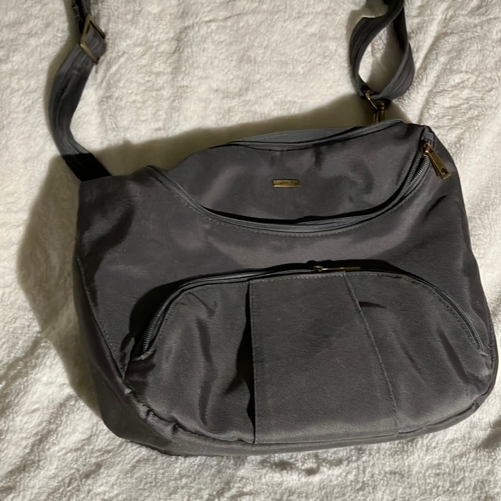 A super roomy pocketbook in gray
